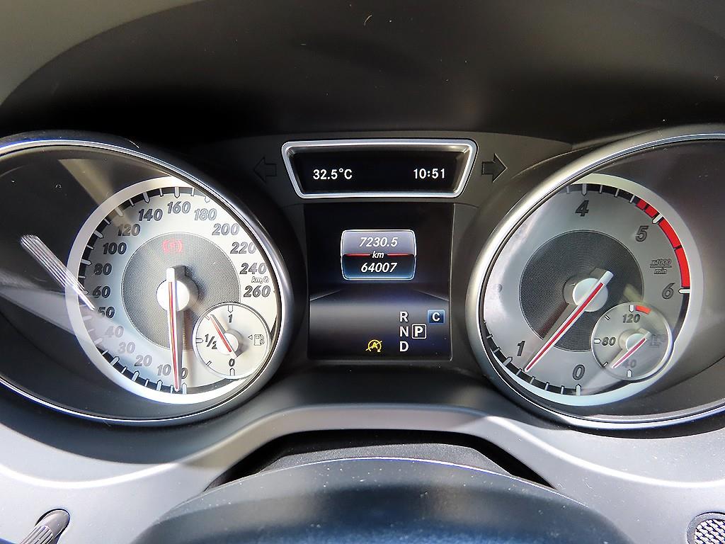 Mercedes Benz GLA Class - Vista 11