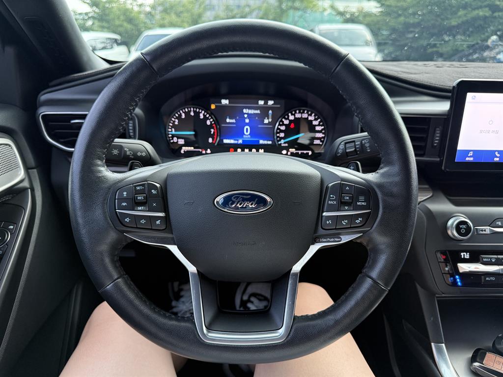 Ford Explorer - Vista 10