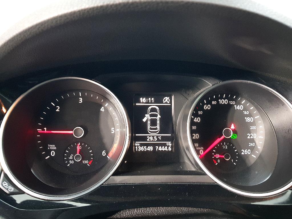Volkswagen Jetta - Vista 9