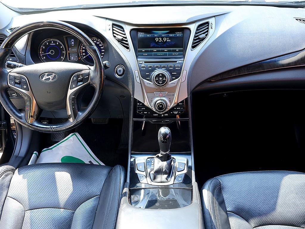 HYUNDAI Grandeur - Vista 7