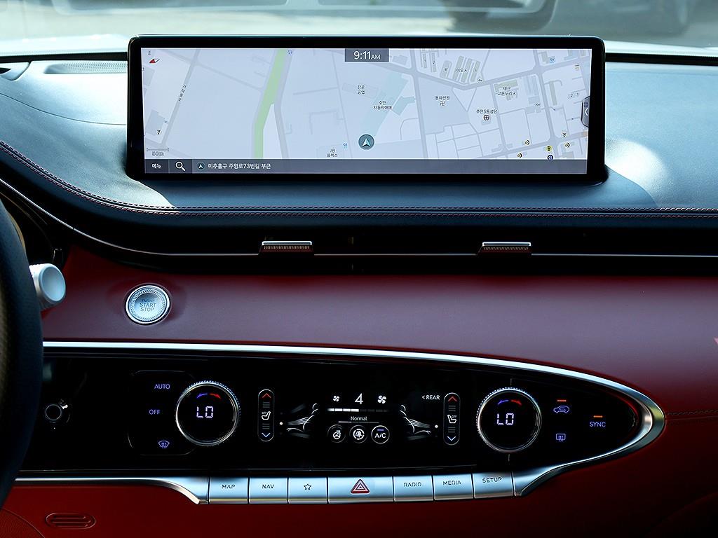 Genesis GV70 - Vista 10