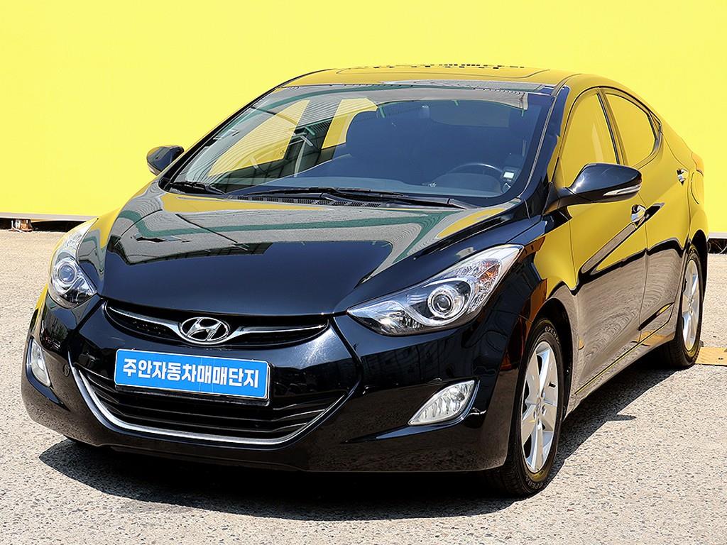 HYUNDAI Avante - Vista 2