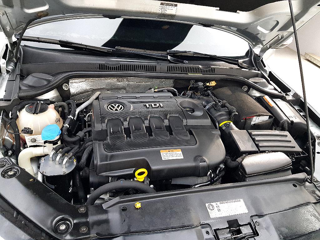 Volkswagen Jetta - Vista 8