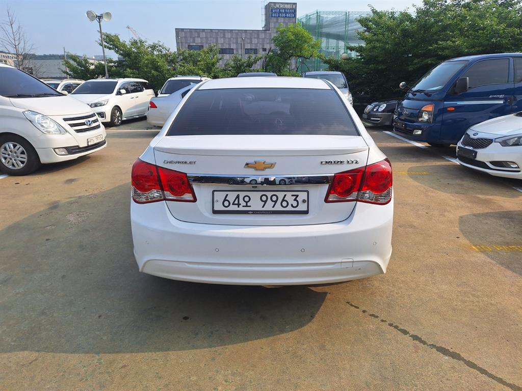 Chevrolet Cruise - Vista 3