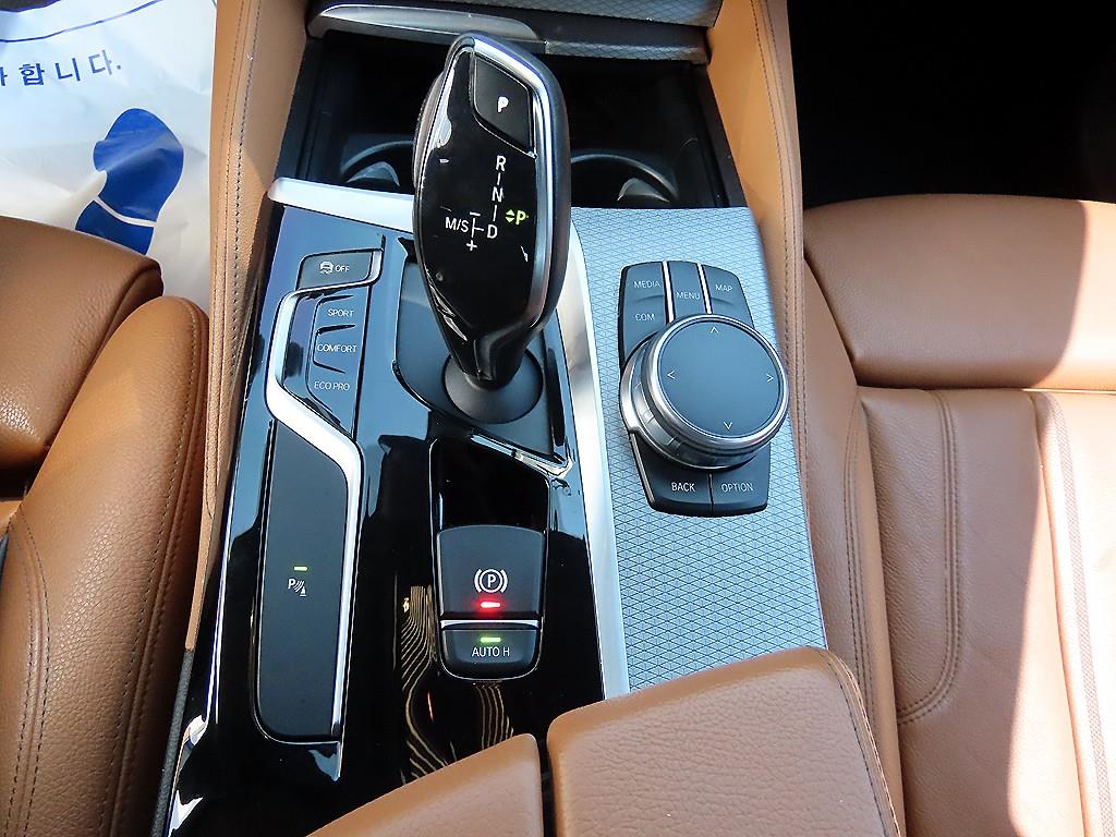 BMW 5 Series 2018 Gris - Importación desde Corea - HF Imports Iquique - Foto 13
