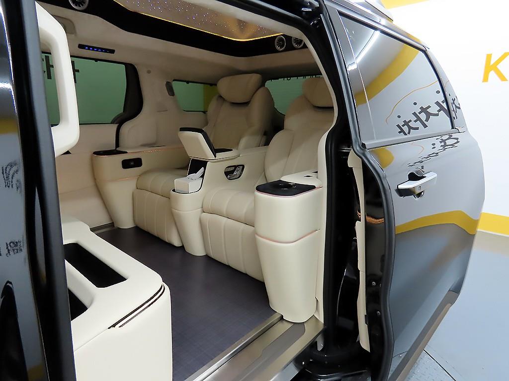 KIA Carnival - Vista 8