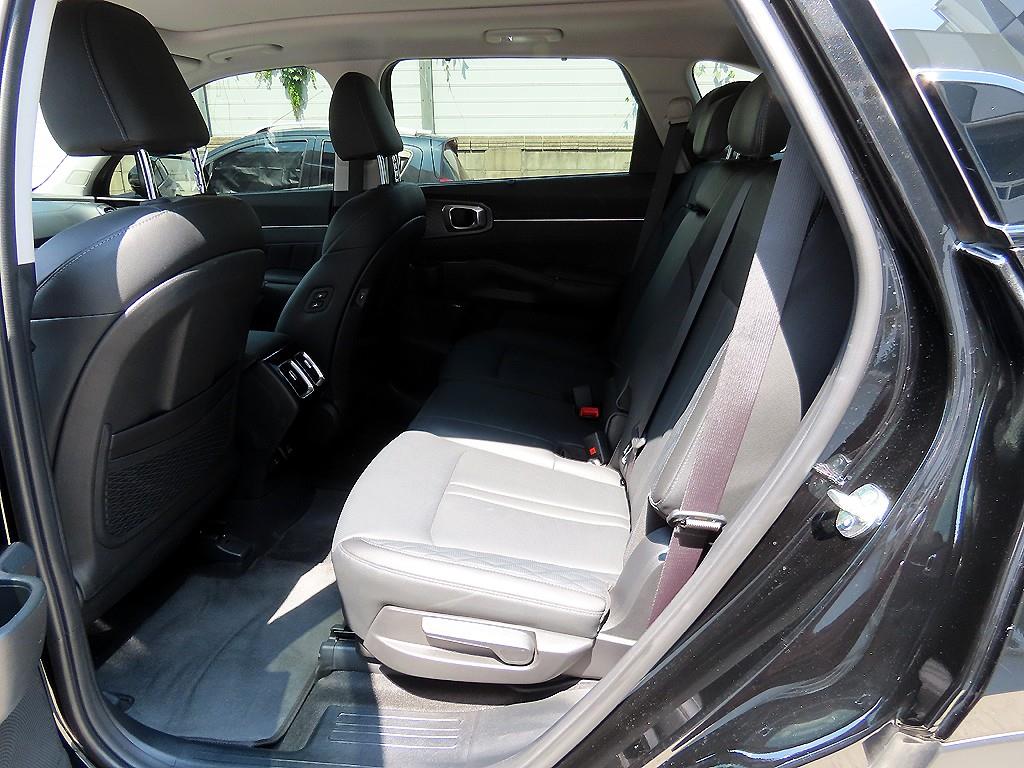 KIA Sorento - Vista 8
