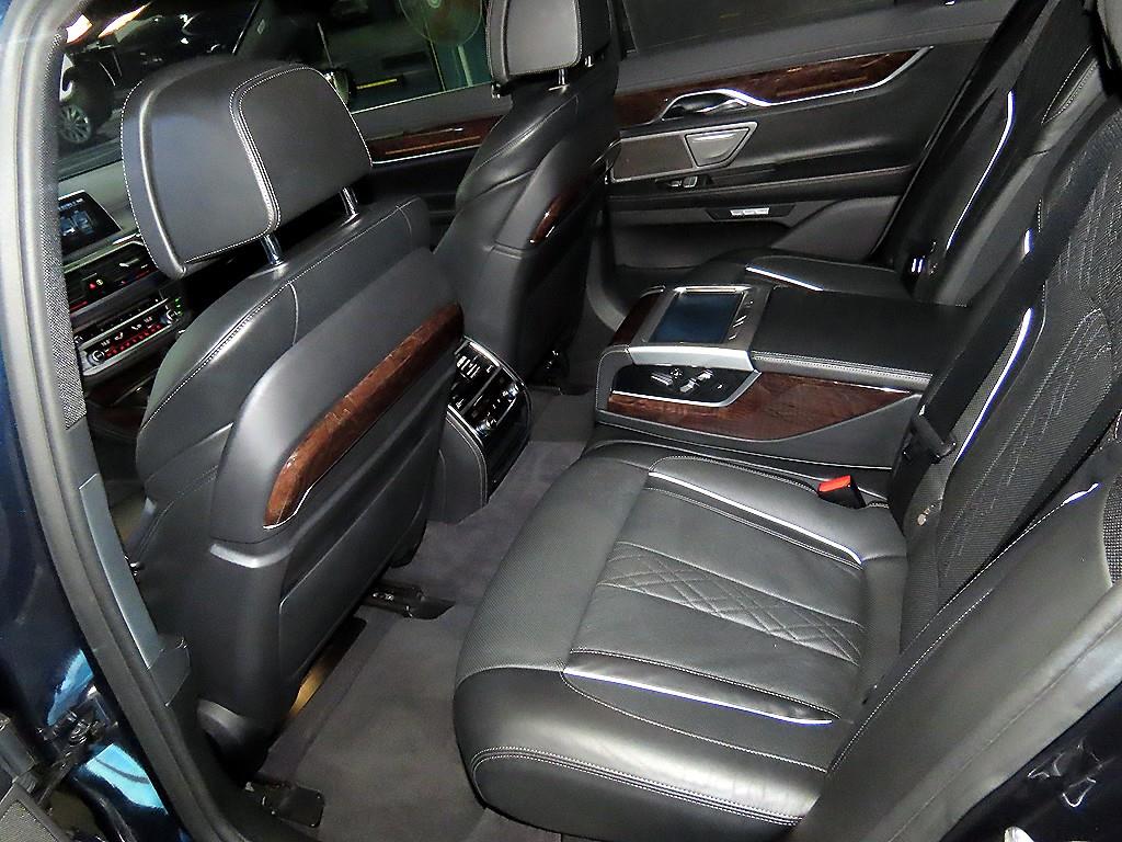 BMW 7 Series - Vista 9