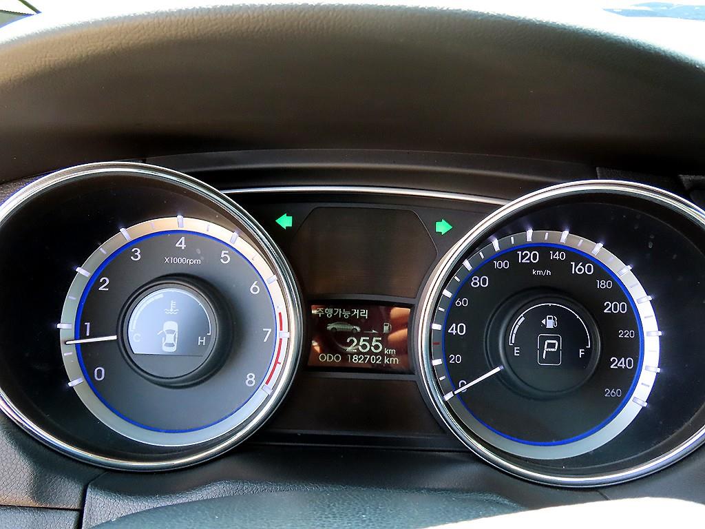 HYUNDAI Sonata - Vista 10