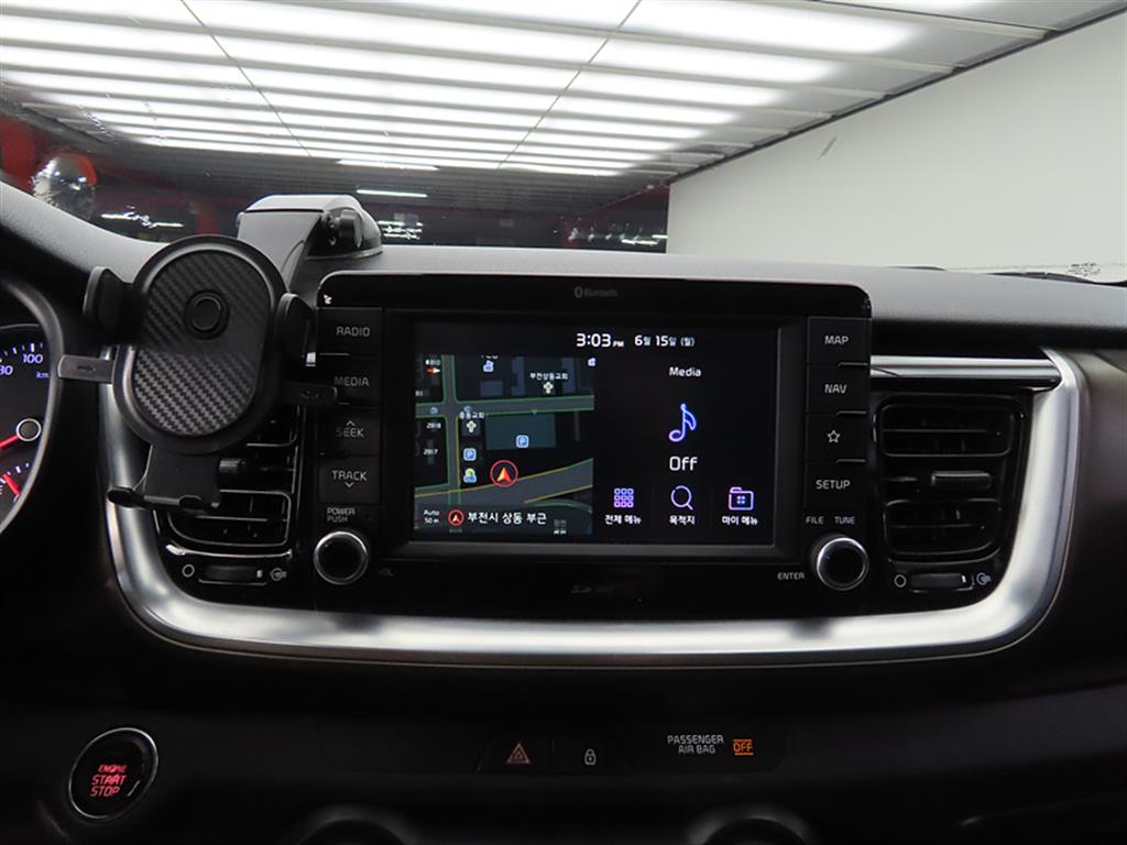 KIA Stonic 2018 Blanco - Importación desde Corea - HF Imports Iquique - Foto 13