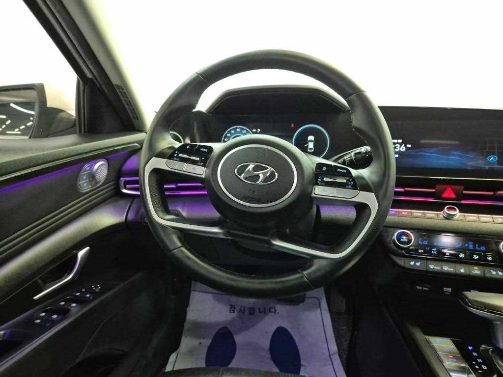 HYUNDAI Avante - Vista 11