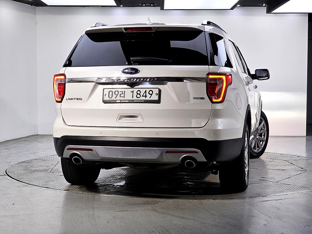 Ford Explorer - Vista 3