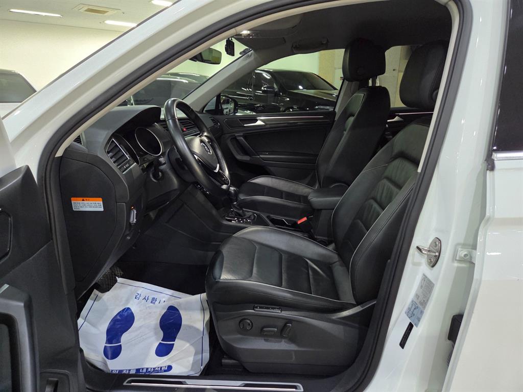 Volkswagen Tiguan - Vista 8