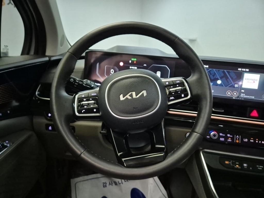 KIA Carnival - Vista 11