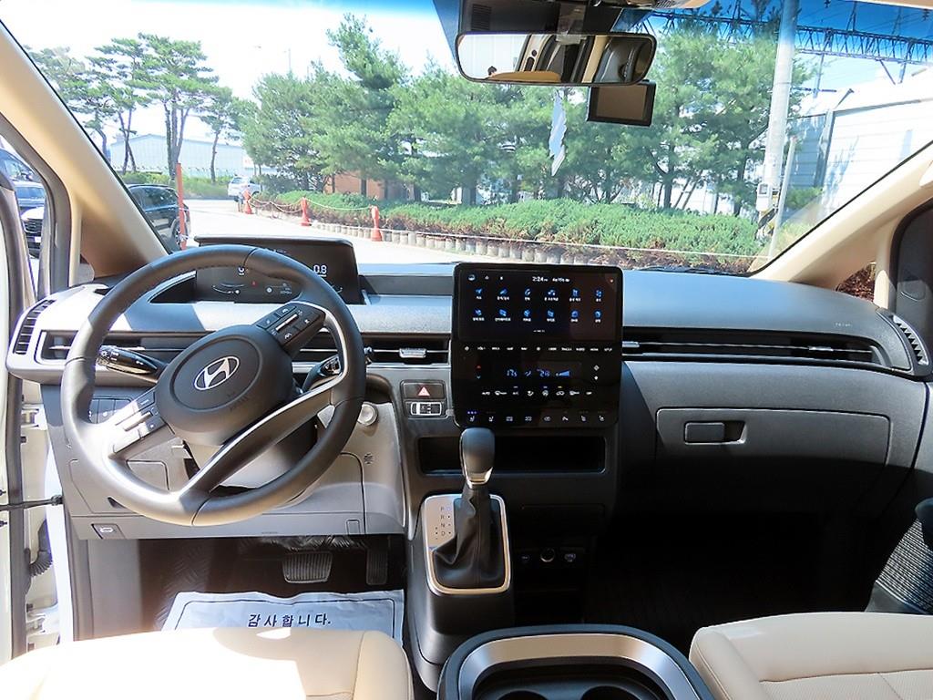 HYUNDAI Staria - Vista 9