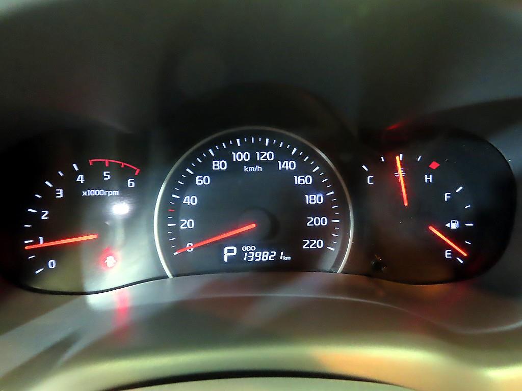 KIA Carnival - Vista 11