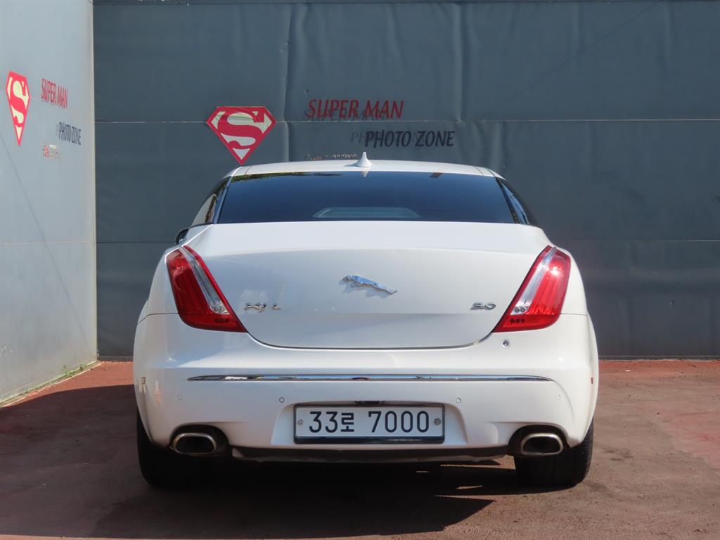 Jaguar XJ - Vista 6