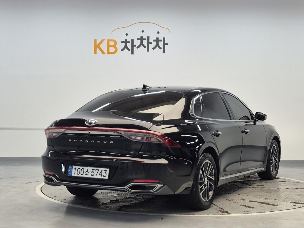 HYUNDAI Grandeur - Vista 3