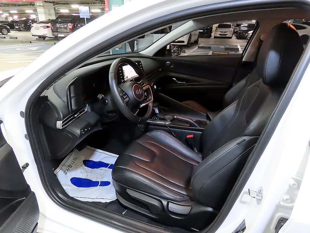 HYUNDAI Avante - Vista 8