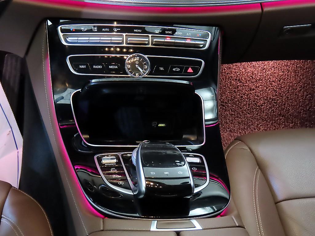 Mercedes Benz E class 2018 Blanco - Importación desde Corea - HF Imports Iquique - Foto 17