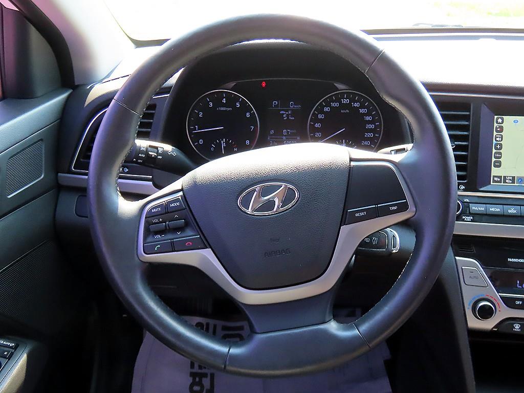 HYUNDAI Avante - Vista 9