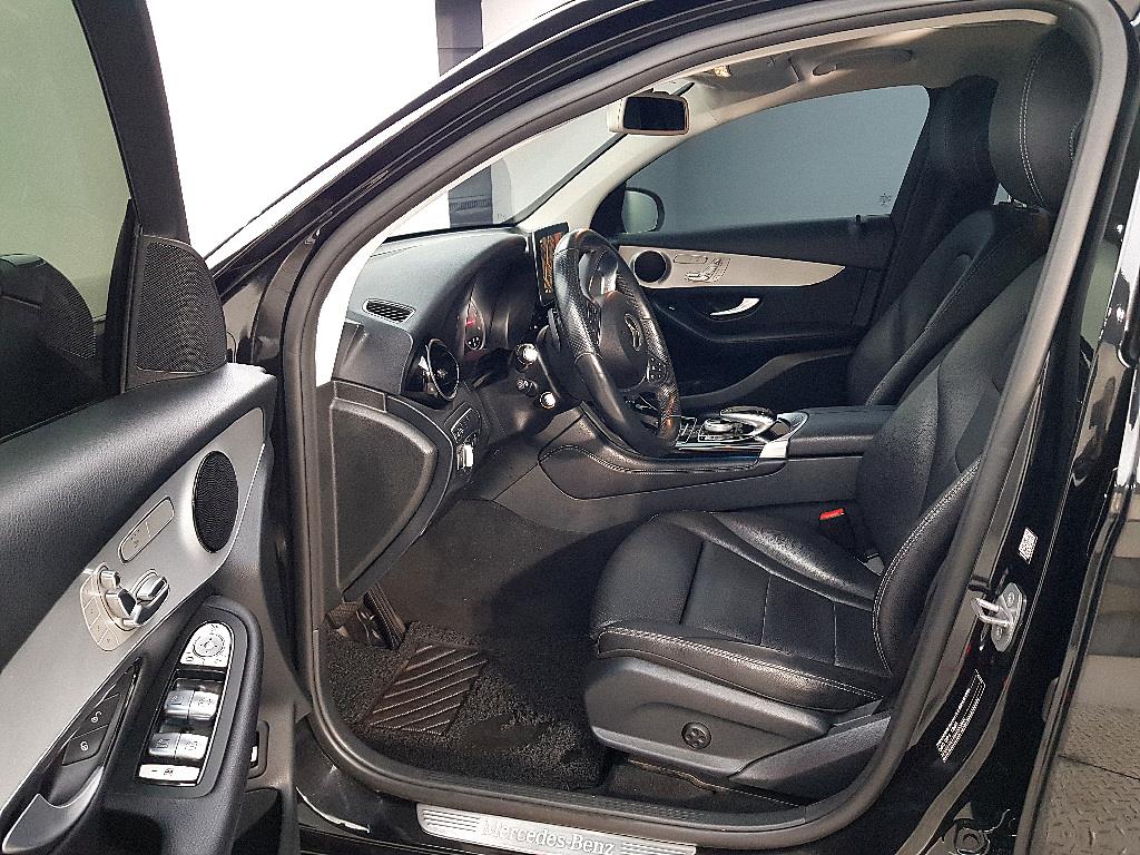 Mercedes Benz GLC Class - Vista 9