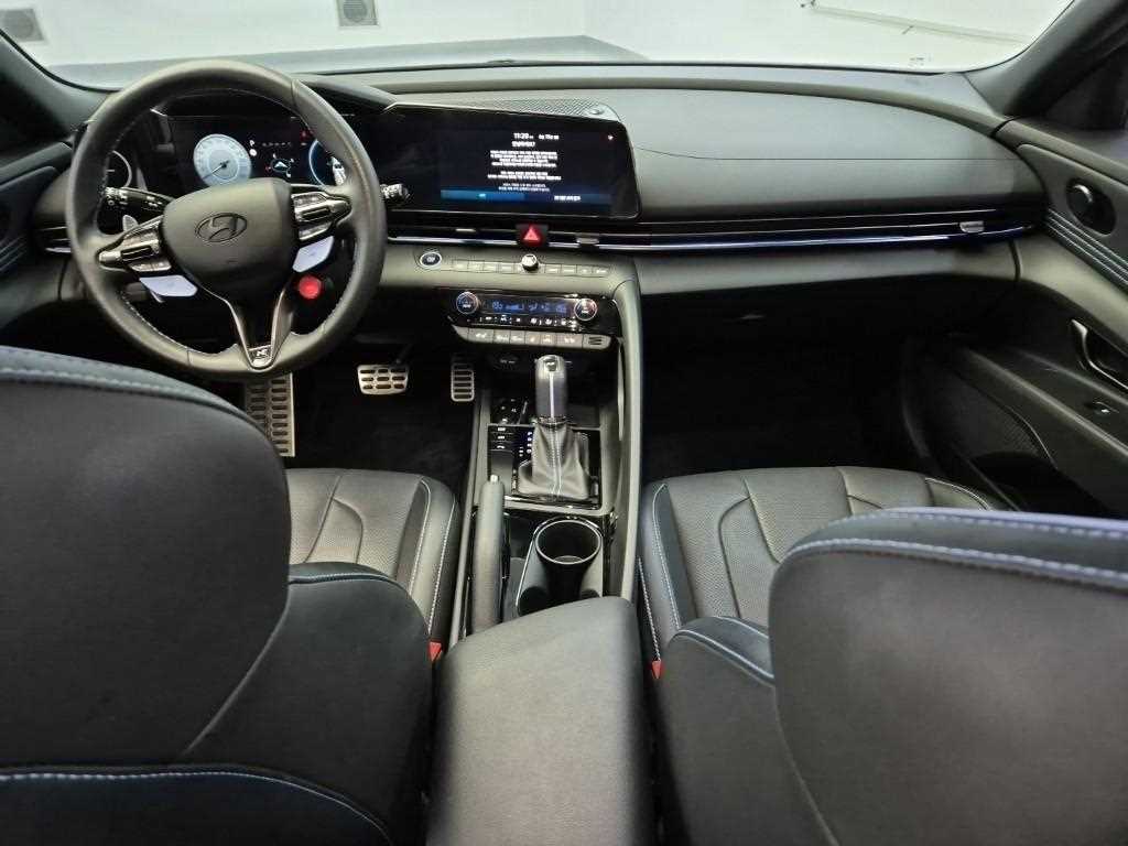 HYUNDAI Avante - Vista 9