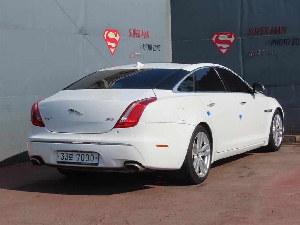 Jaguar XJ - Vista 3