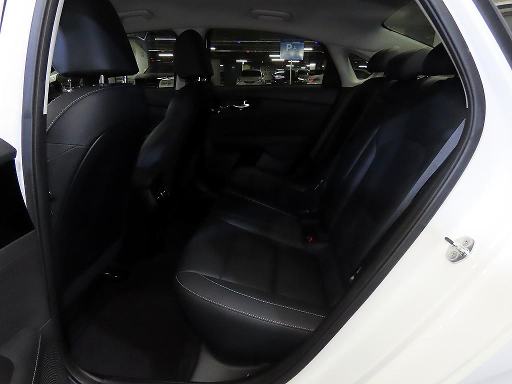KIA K3 - Vista 9