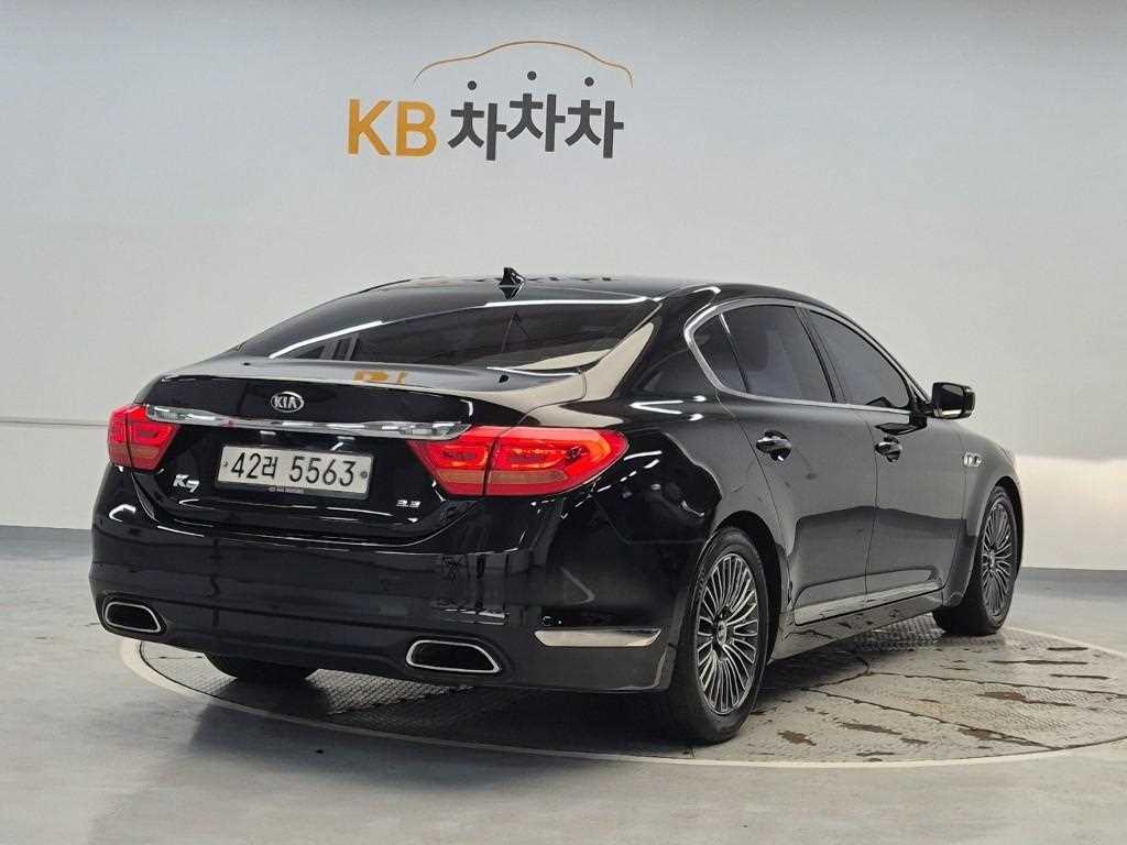 KIA K9 - Vista 3