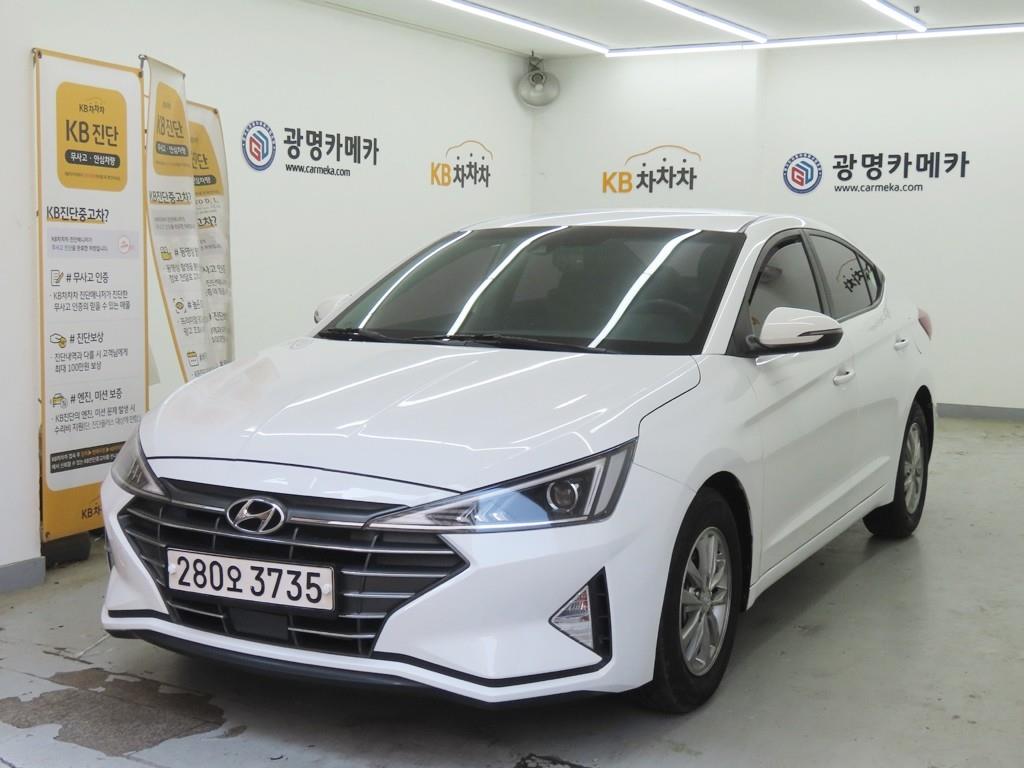 HYUNDAI Avante - Vista 2