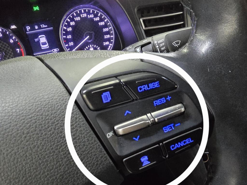 HYUNDAI Avante - Vista 10