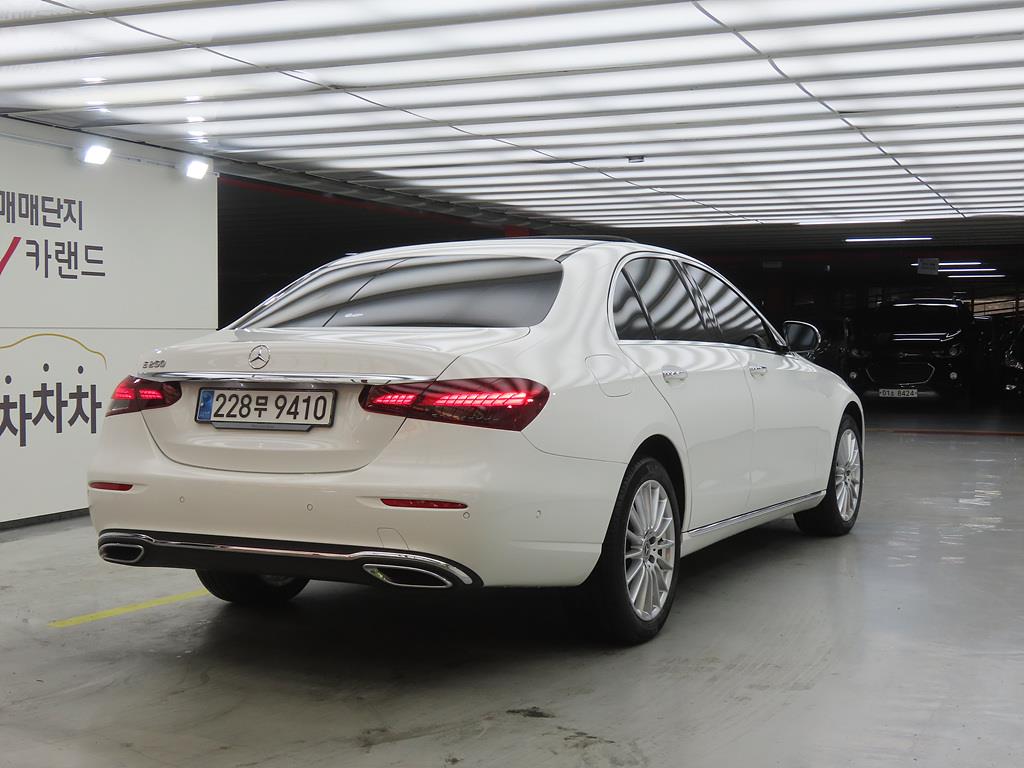 Mercedes Benz E class - Vista 6