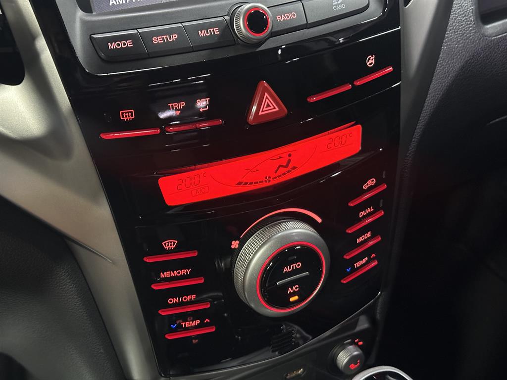 Ssangyong Tivoli 2016 Blanco - Importación desde Corea - HF Imports Iquique - Foto 18