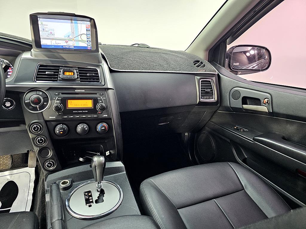 Ssangyong Korando - Vista 12