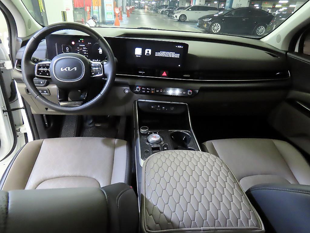 KIA Carnival - Vista 12