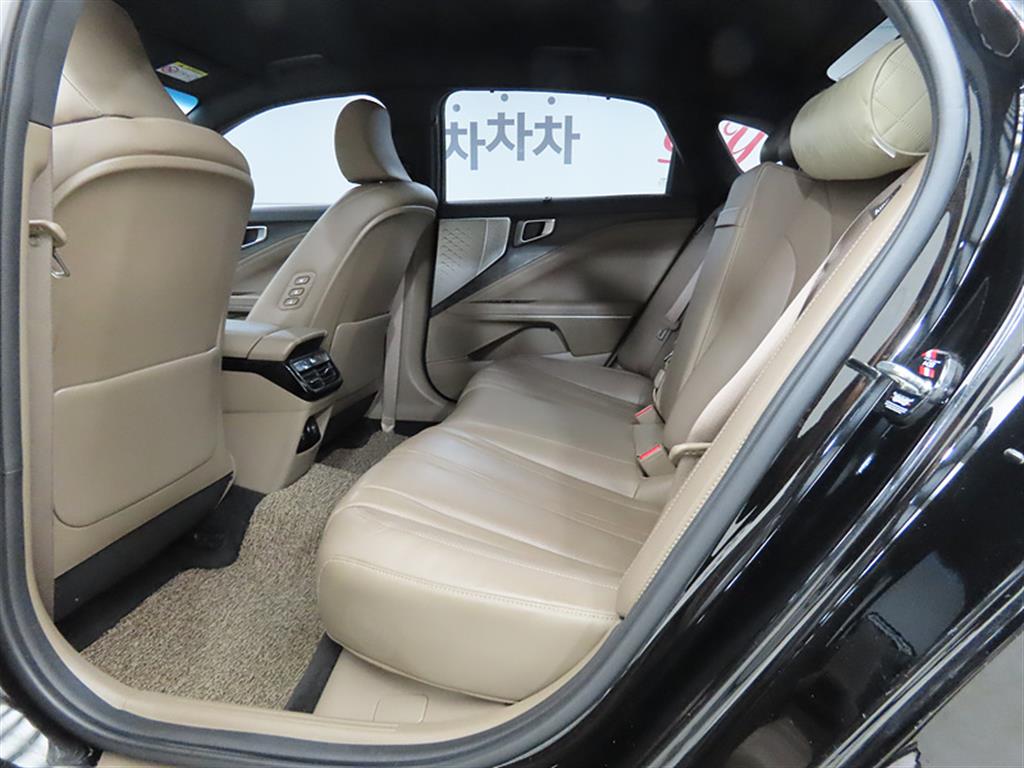KIA K8 - Vista 8