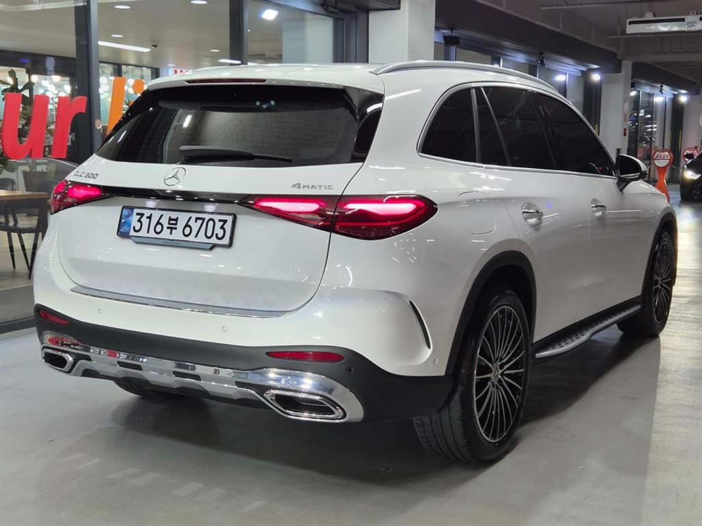 Mercedes Benz GLC Class - Vista 6