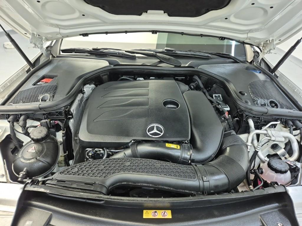 Mercedes Benz E class - Vista 7