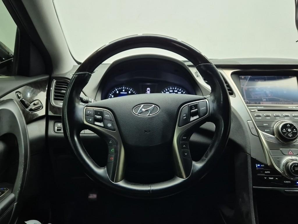 HYUNDAI Grandeur - Vista 11