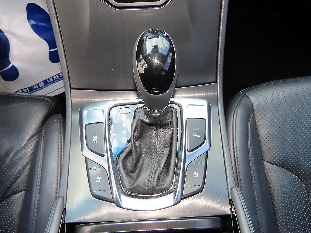 HYUNDAI Grandeur - Vista 12