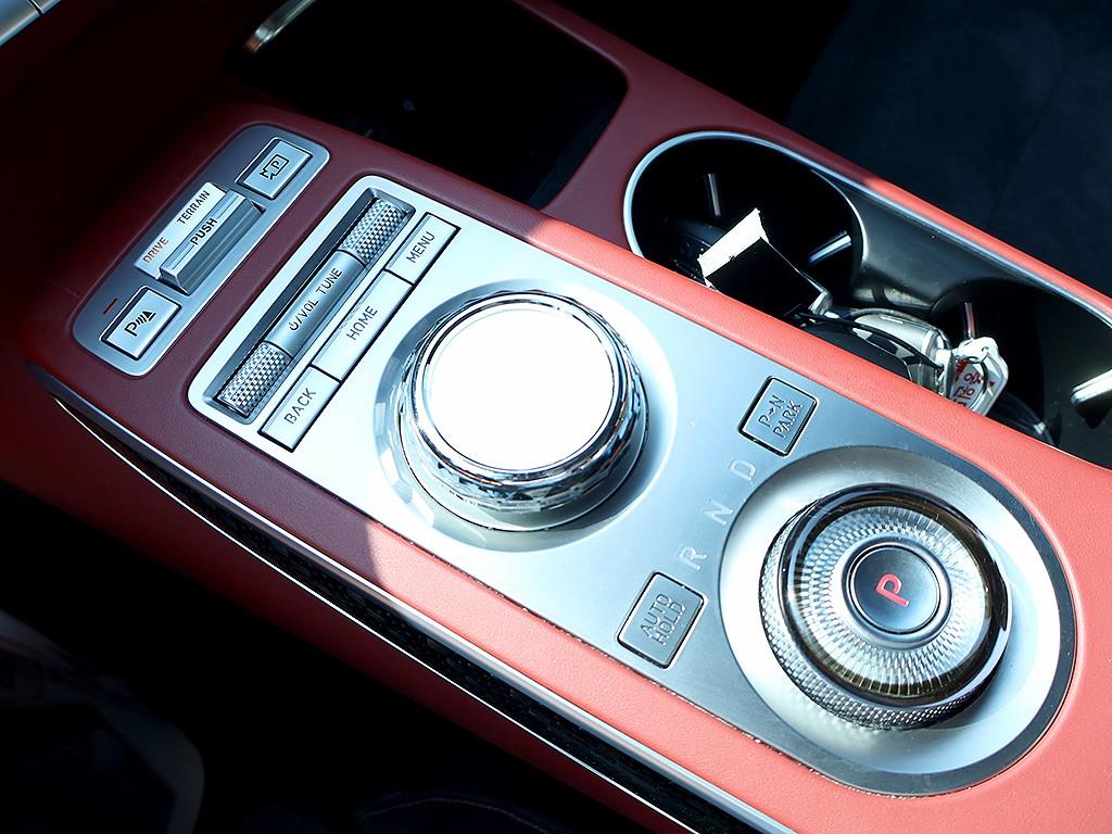 Genesis GV70 - Vista 9