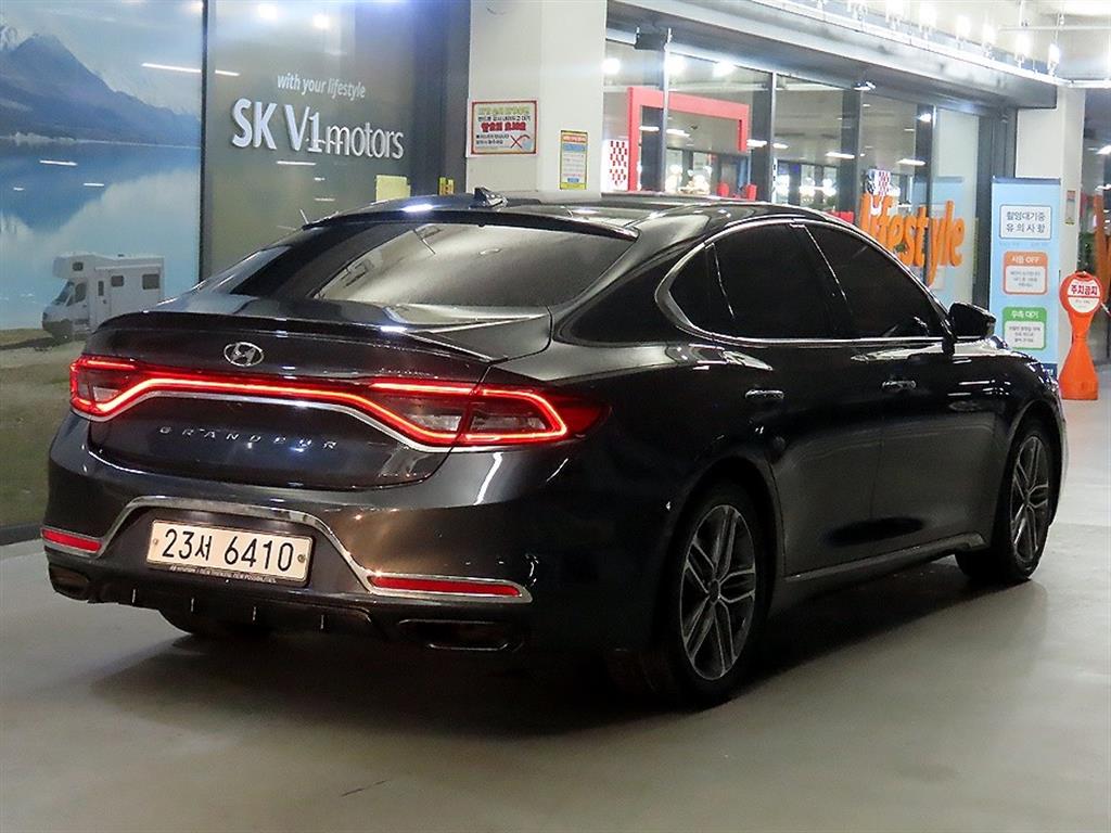 HYUNDAI Grandeur - Vista 6