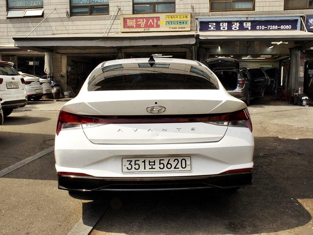 HYUNDAI Avante - Vista 3