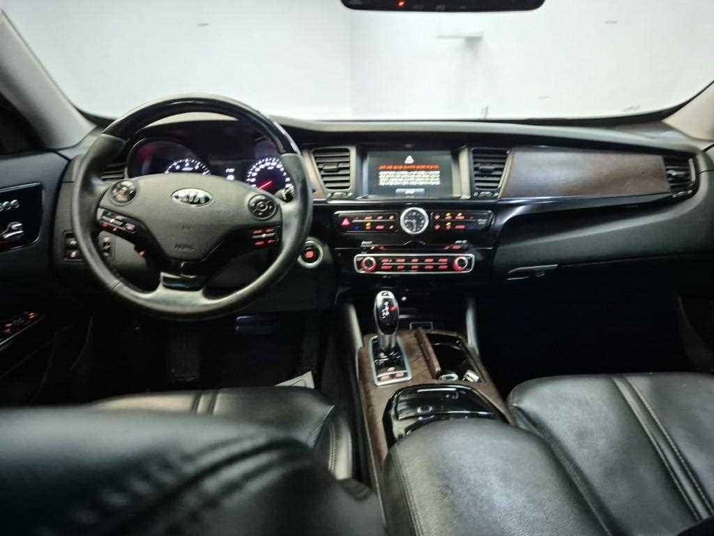KIA K9 - Vista 9