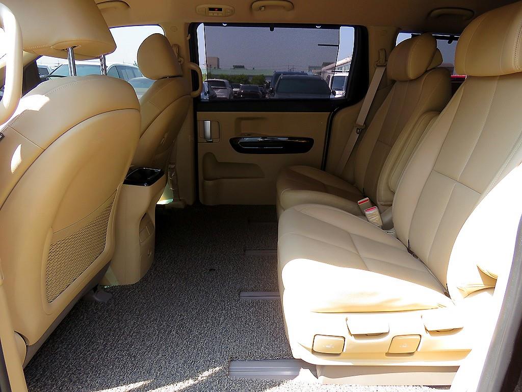 KIA Carnival - Vista 9