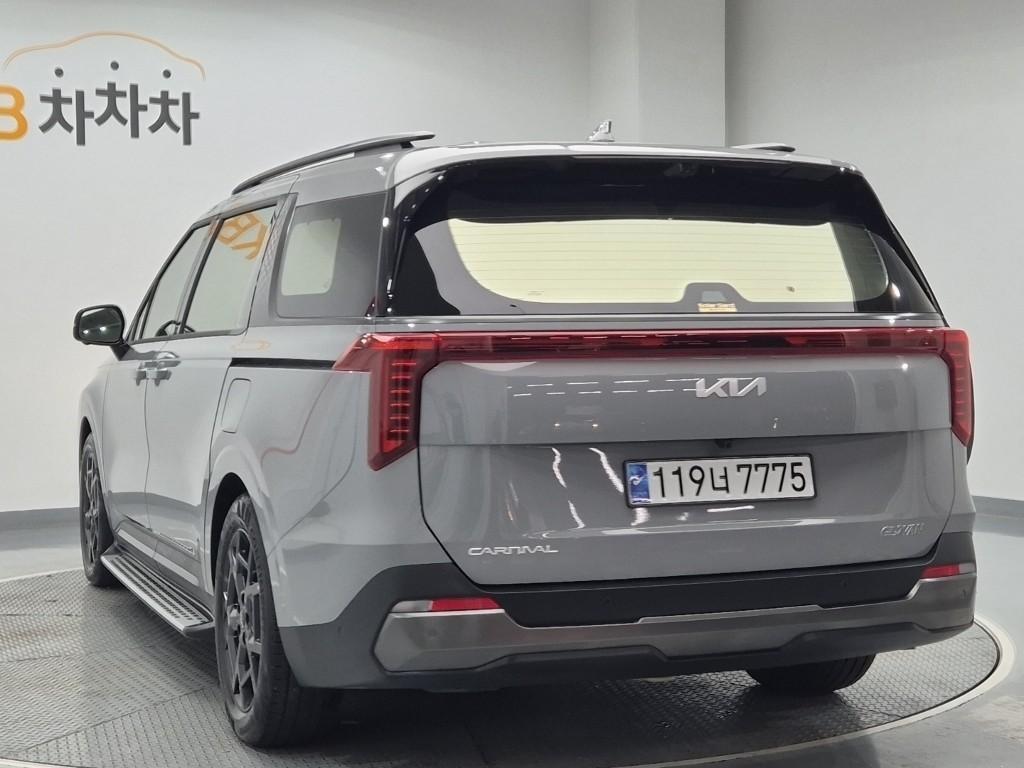 KIA Carnival - Vista 7