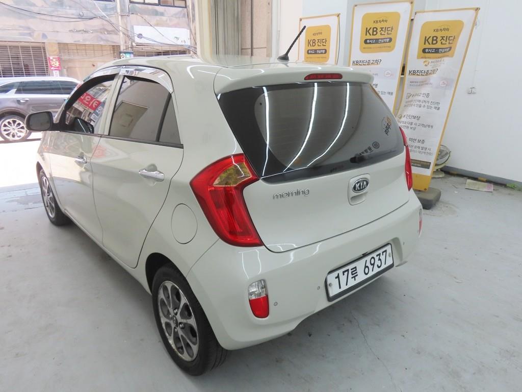 KIA Morning - Vista 6