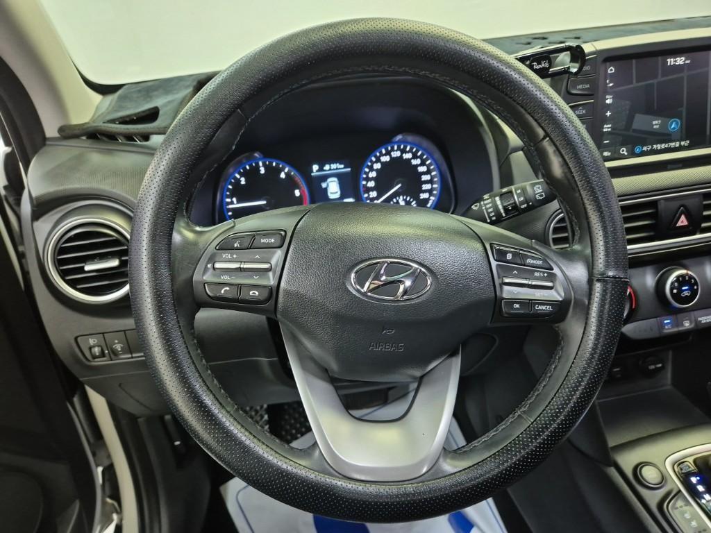 HYUNDAI Kona - Vista 11
