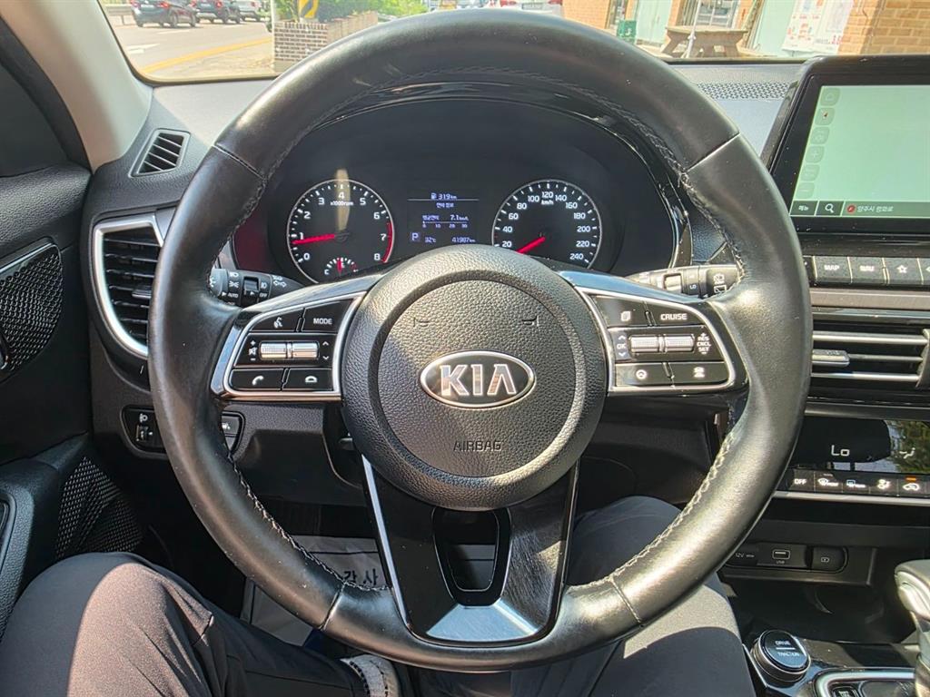 KIA Seltos - Vista 7